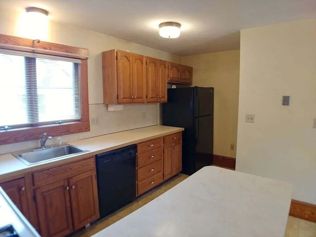 2 bed, 1 bath apartment for rent at 42 Sumner St Unit 2, Marlborough — photo 3 of 22