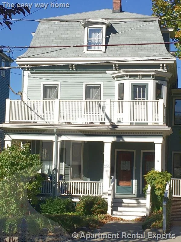 2 bed, 1 bath apartment for rent at 42 Walnut St, Union Square — photo 8 of 8