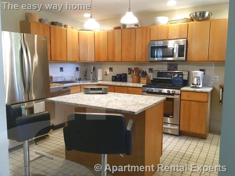 2 bed, 1 bath apartment for rent at 42 Walnut St, Union Square — photo 1 of 8