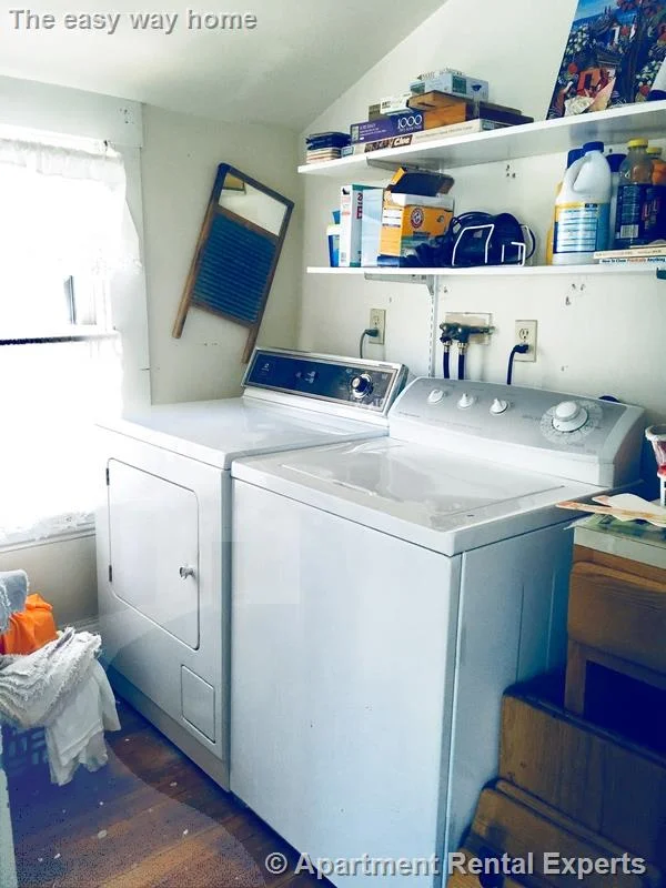 2 bed, 1 bath apartment for rent at 42 Walnut St, Union Square — photo 6 of 8