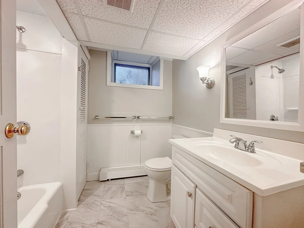 1 bed, 1 bath apartment for rent at 42 Wellesley Park Unit B, Dorchester — photo 5 of 16