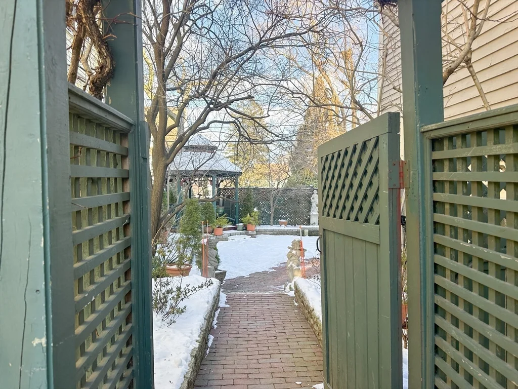 1 bed, 1 bath apartment for rent at 42 Wellesley Park Unit B, Dorchester — photo 13 of 16