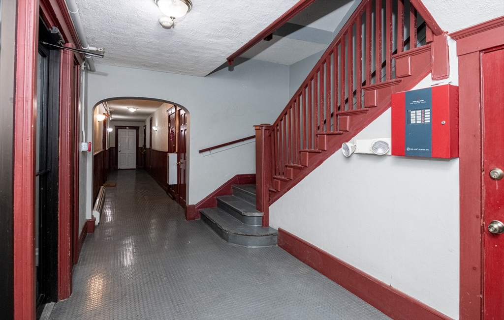 2 bed, 1 bath apartment for rent at 42 West Baltimore Se Unit 32, Lynn — photo 4 of 28