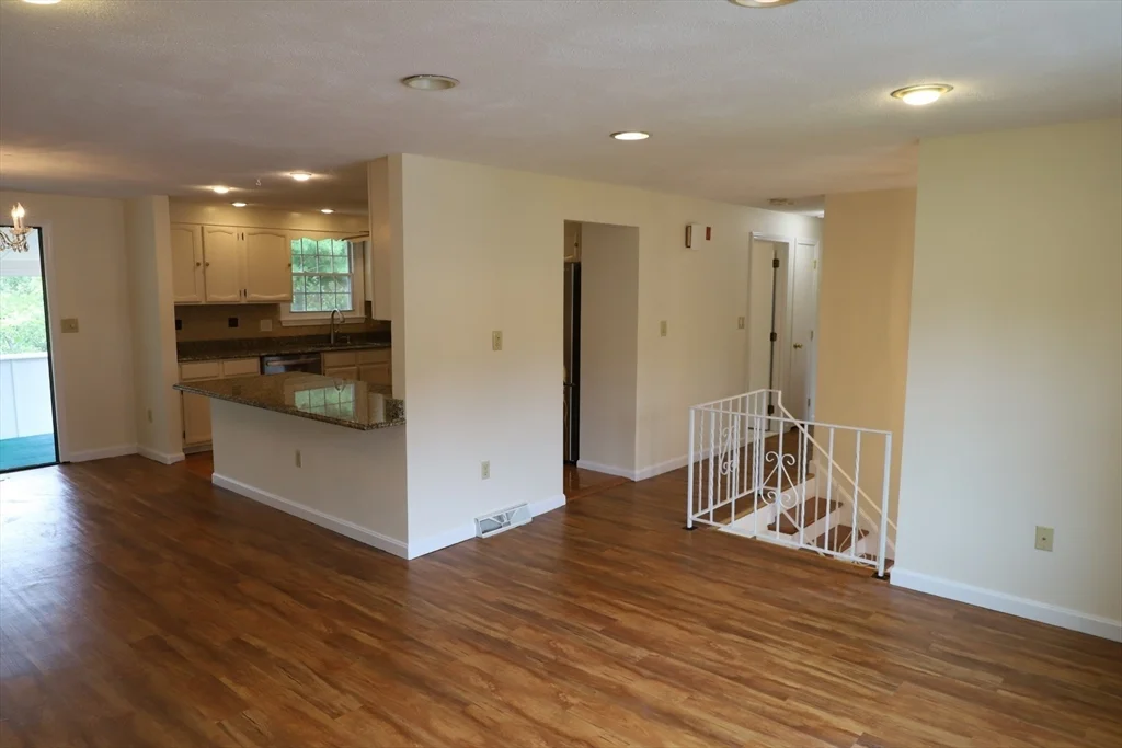 4 bed, 1 bath apartment for rent at 42 Wheatland St, Burlington — photo 7 of 26