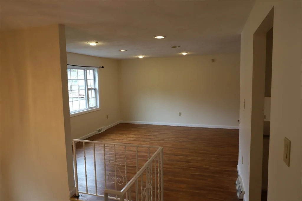 4 bed, 1 bath apartment for rent at 42 Wheatland St, Burlington — photo 6 of 26