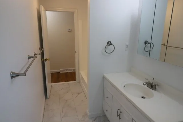 4 bed, 1 bath apartment for rent at 42 Wheatland St, Burlington — photo 13 of 26
