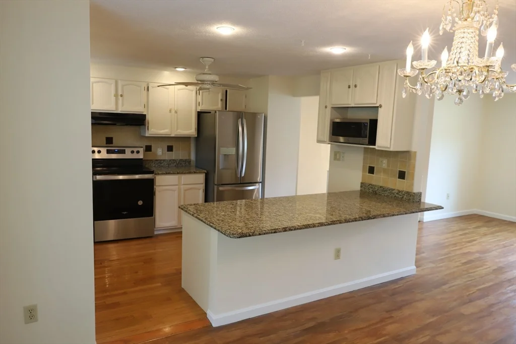 4 bed, 1 bath apartment for rent at 42 Wheatland St, Burlington — photo 10 of 26
