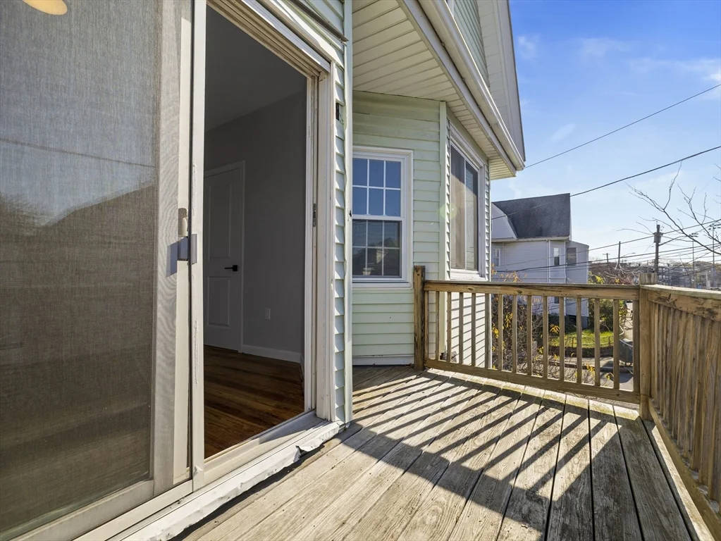 5 bed, 1 bath apartment for rent at 42 William St Unit 1, Medford — photo 13 of 20