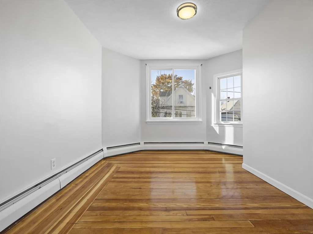 5 bed, 1 bath apartment for rent at 42 William St Unit 1, Medford — photo 9 of 20