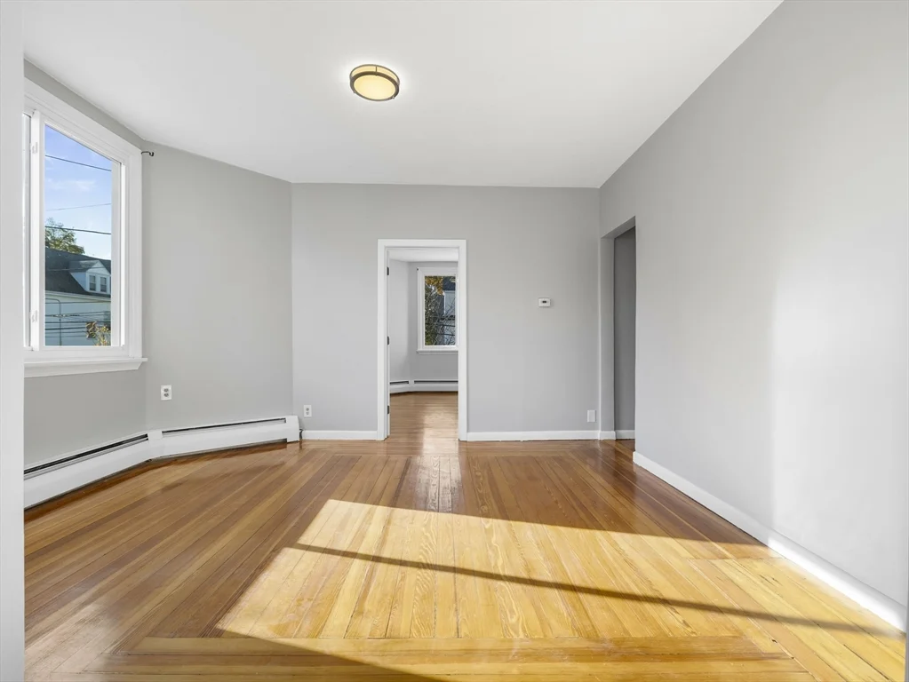 5 bed, 1 bath apartment for rent at 42 William St Unit 1, Medford — photo 5 of 20
