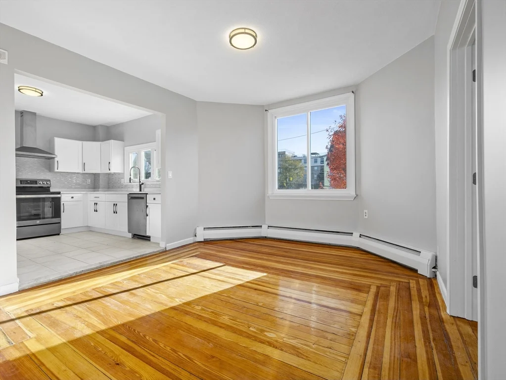 5 bed, 1 bath apartment for rent at 42 William St Unit 1, Medford — photo 4 of 20