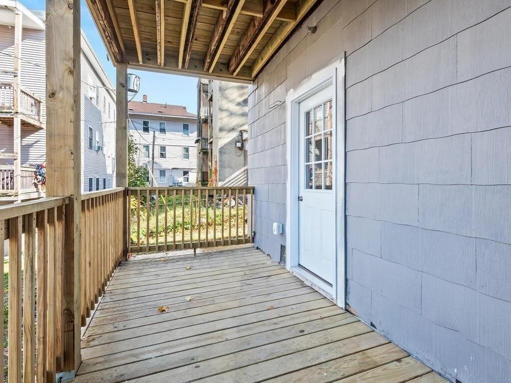 4 bed, 2 bath apartment for rent at 42 William St Unit 1, Worcester — photo 12 of 13