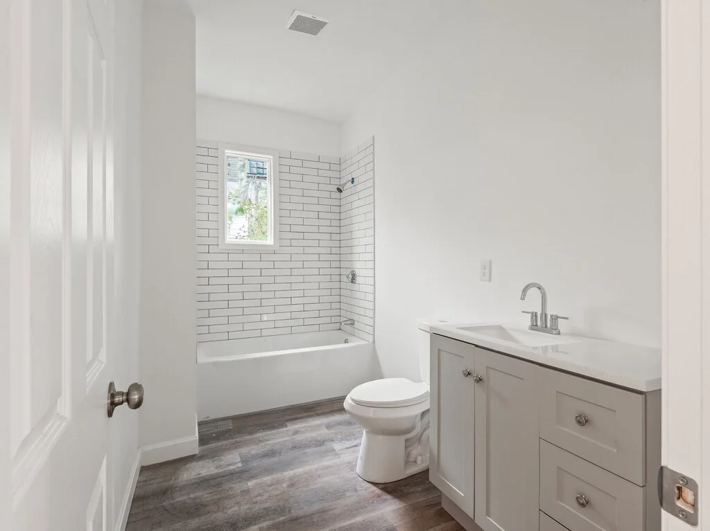4 bed, 2 bath apartment for rent at 42 William St Unit 1, Worcester — photo 11 of 13