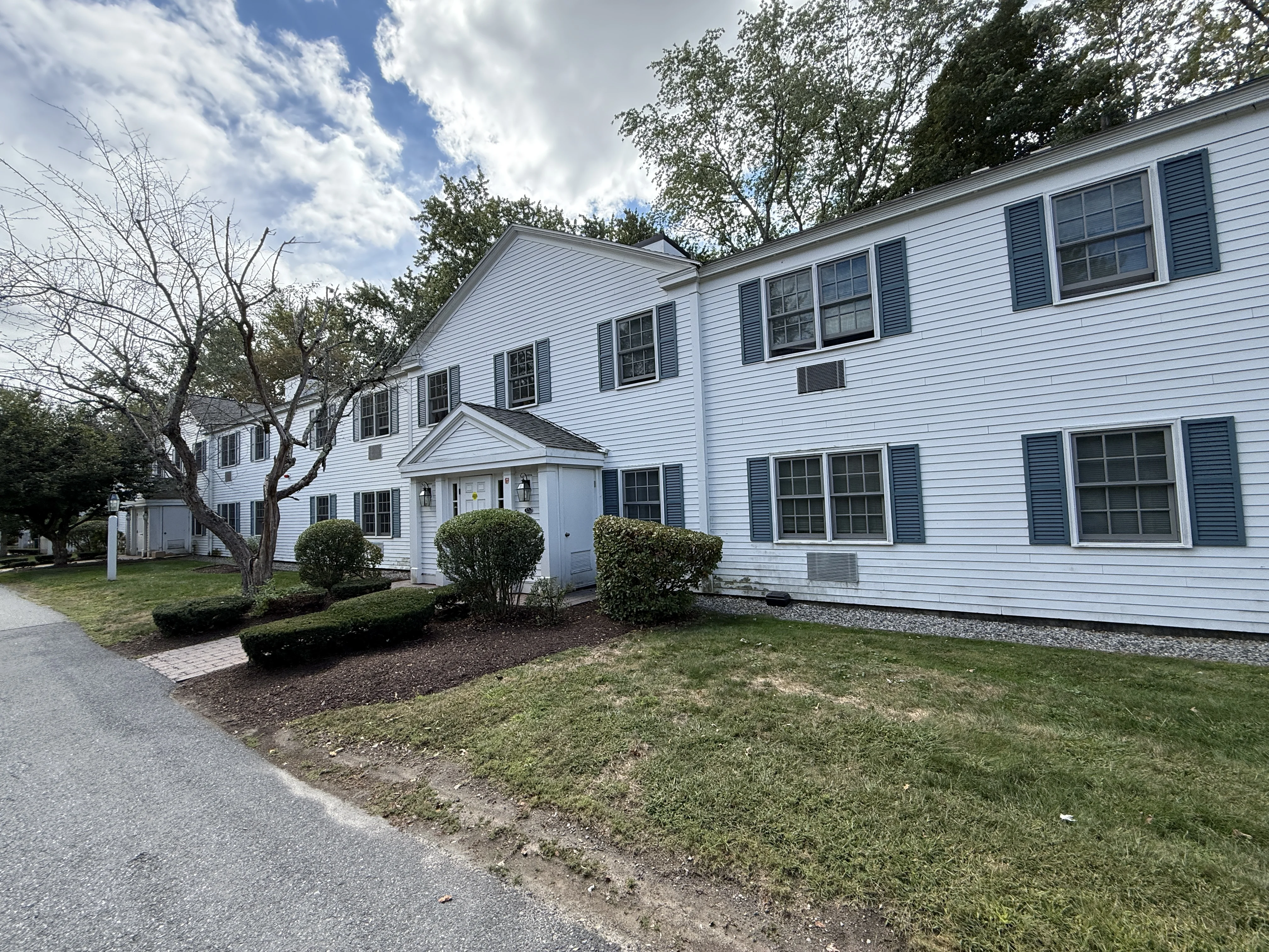 2 bed, 2 bath apartment for rent at 42 Worthen Rd Unit A1, Lexington — photo 1 of 3