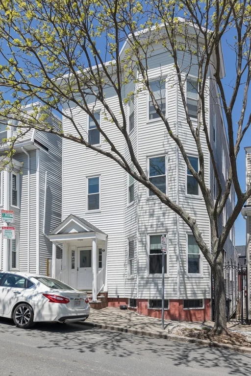 4 bed, 1 bath apartment for rent at 420 E 6th Unit 2, South Boston — photo 17 of 17