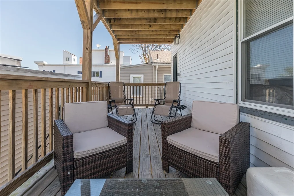 4 bed, 1 bath apartment for rent at 420 E 6th Unit 2, South Boston — photo 7 of 17