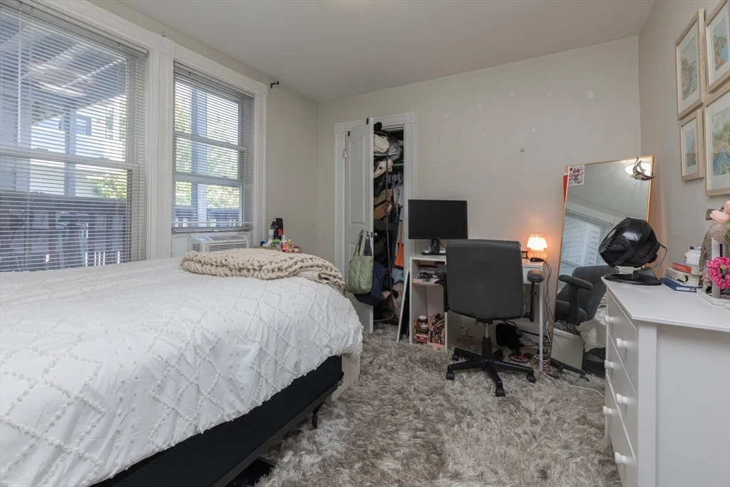 4 bed, 1 bath apartment for rent at 420 E 6th Unit 2, South Boston — photo 8 of 17