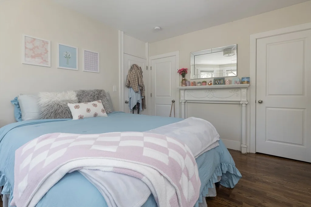 4 bed, 1 bath apartment for rent at 420 E 6th Unit 2, South Boston — photo 15 of 17