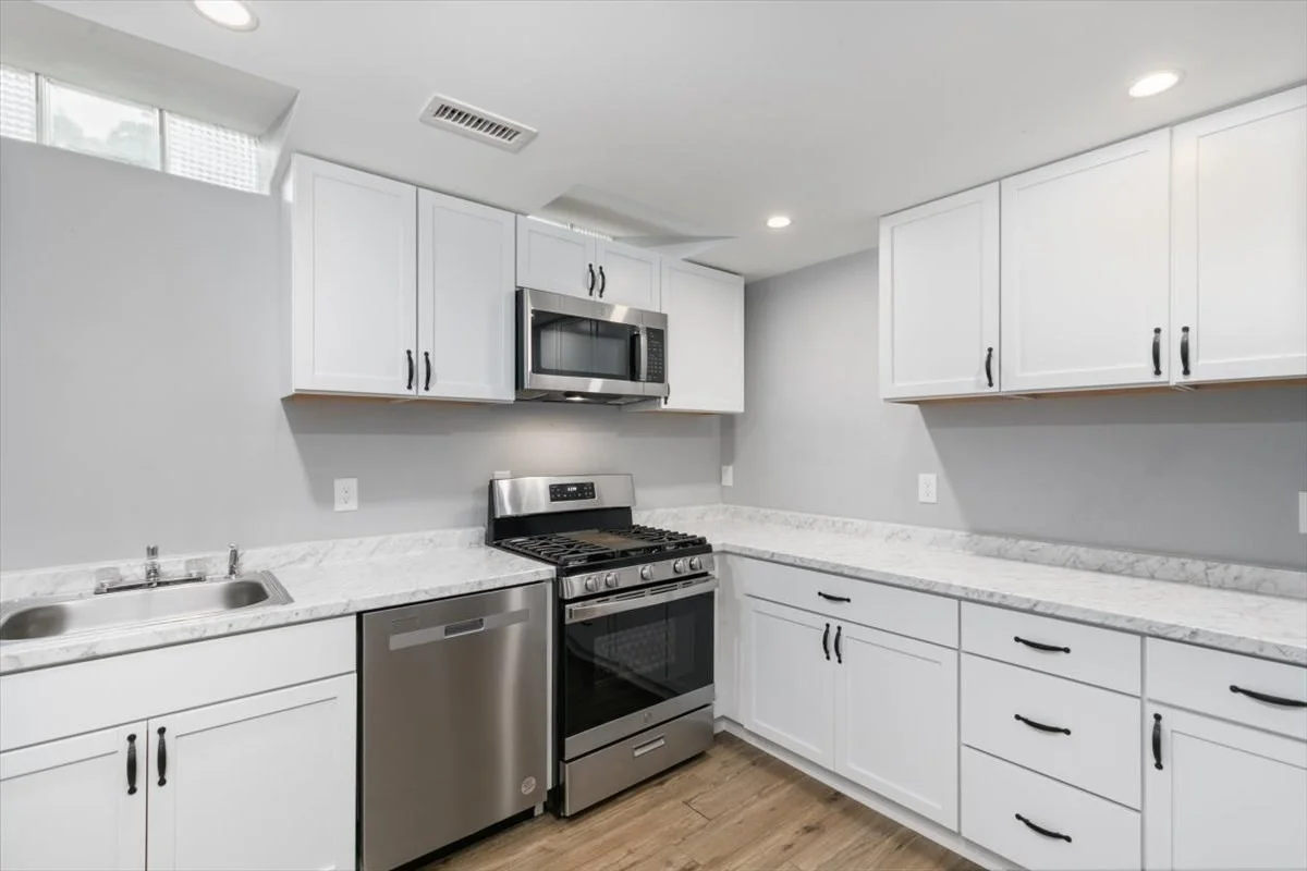 3 bed, 1 bath apartment for rent at 420 Water St Unit 1, Haverhill — photo 3 of 10