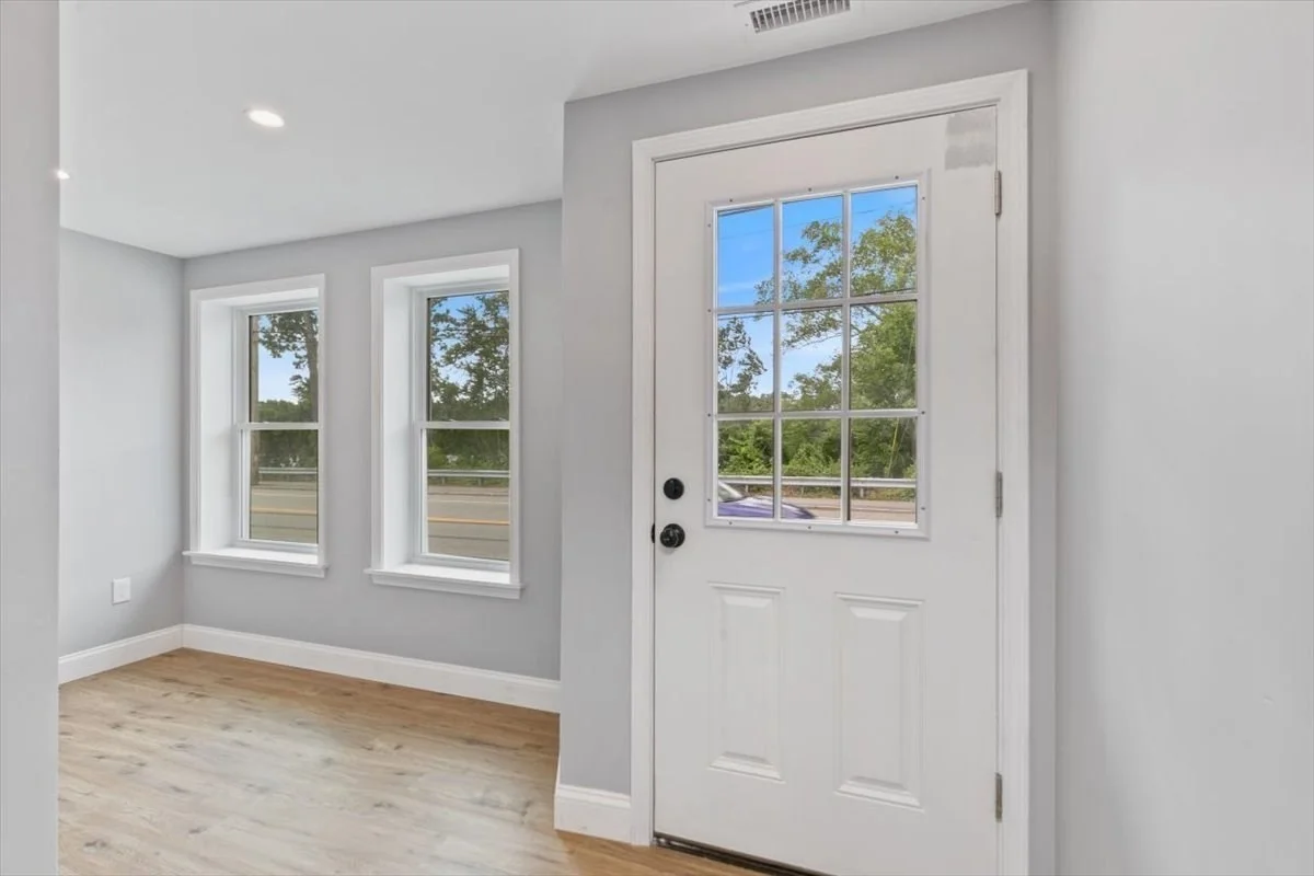 3 bed, 1 bath apartment for rent at 420 Water St Unit 1, Haverhill — photo 4 of 10