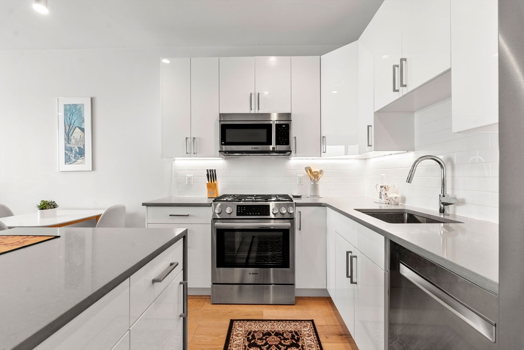2 bed, 2 bath apartment for rent at 420 West Broadway Unit 405, South Boston — photo 5 of 25