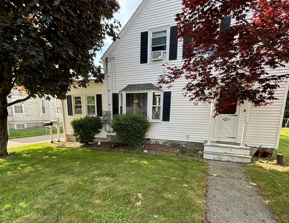 2 bed, 1 bath apartment for rent at 421 Britannia Unit 2, Taunton — photo 3 of 13
