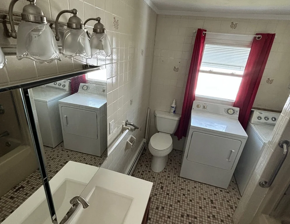 2 bed, 1 bath apartment for rent at 421 Britannia Unit 2, Taunton — photo 10 of 13