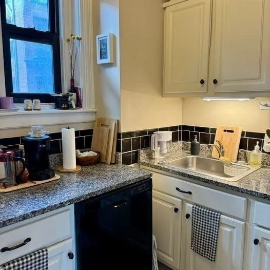 2 bed, 1 bath apartment for rent at 421 Marlborough St Unit 10, Back Bay — photo 5 of 14