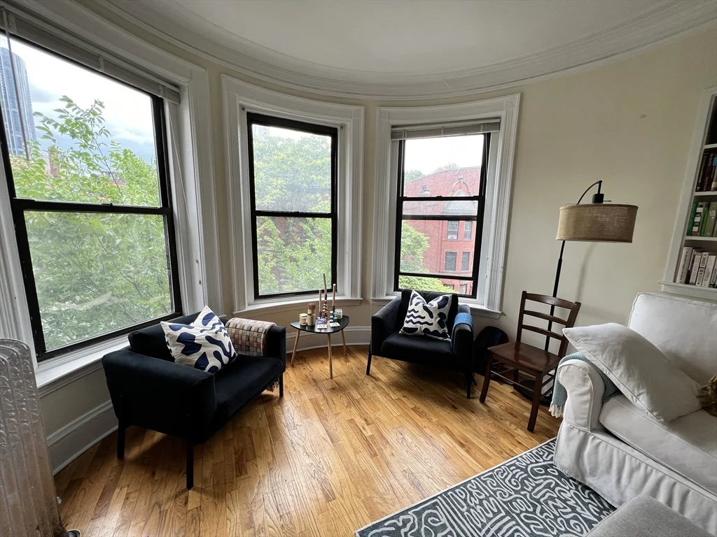 2 bed, 1 bath apartment for rent at 421 Marlborough St Unit 5, Back Bay