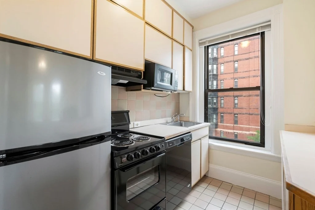 2 bed, 1 bath apartment for rent at 421 Marlborough St Unit 5, Back Bay — photo 10 of 18