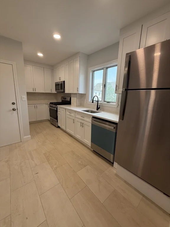2 bed, 1 bath apartment for rent at 421 Salem St Unit 2B, Medford — photo 2 of 18