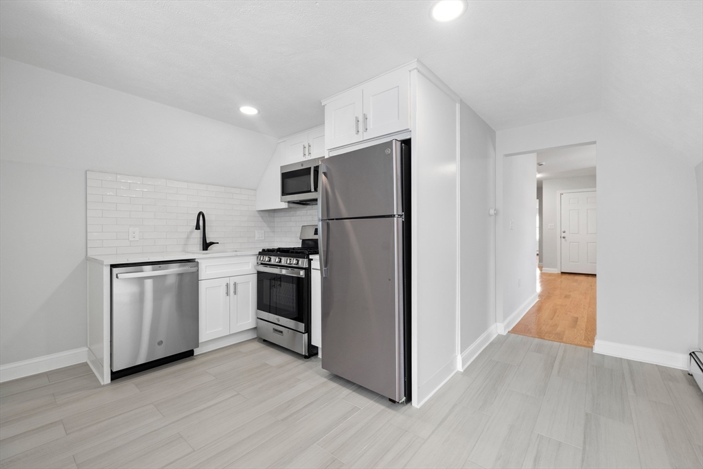 2 bed, 1 bath apartment for rent at 421 Salem St Unit 4, Medford — photo 4 of 12