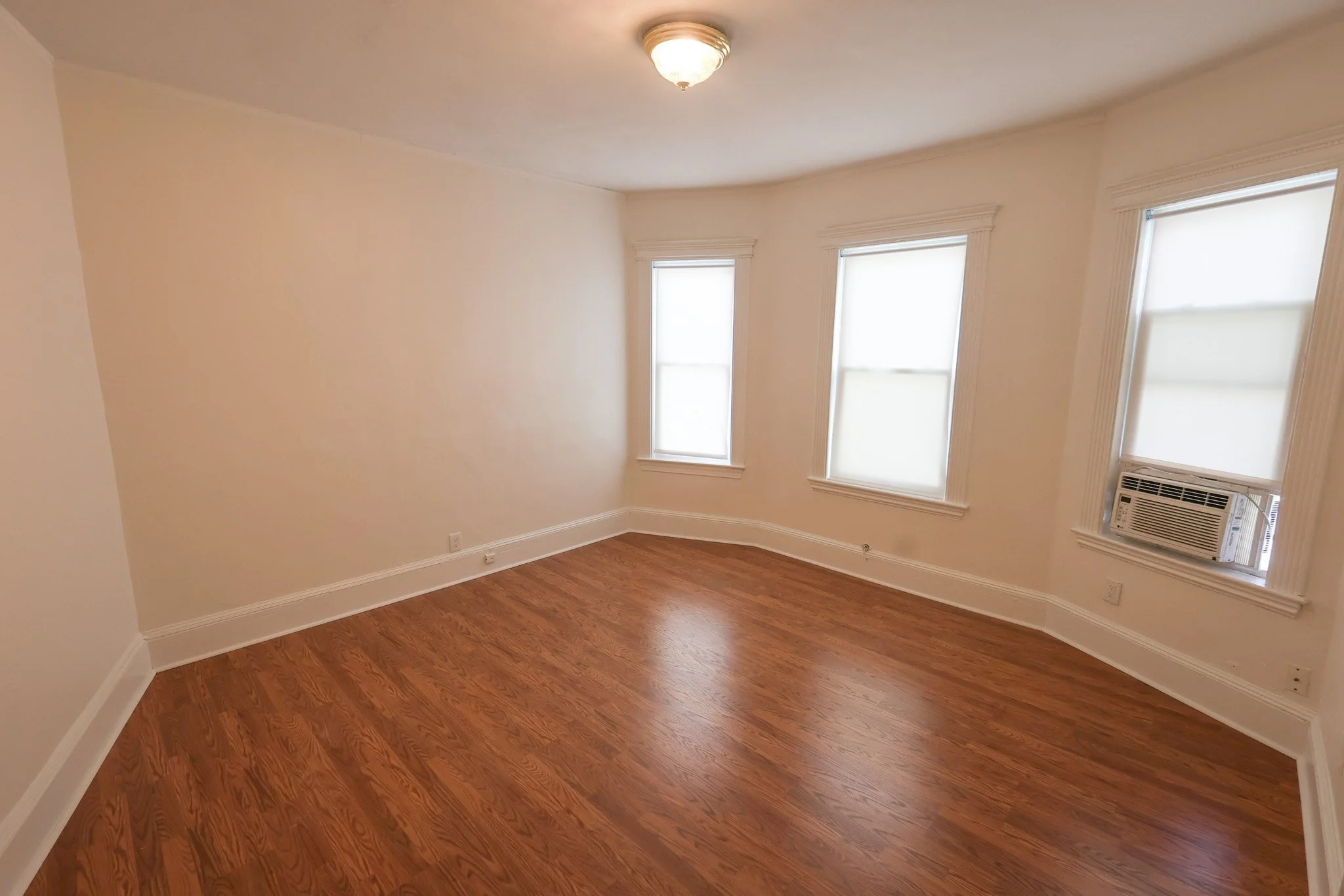 4 bed, 1 bath apartment for rent at 421 Seaver St Unit 3, Dorchester — photo 15 of 24