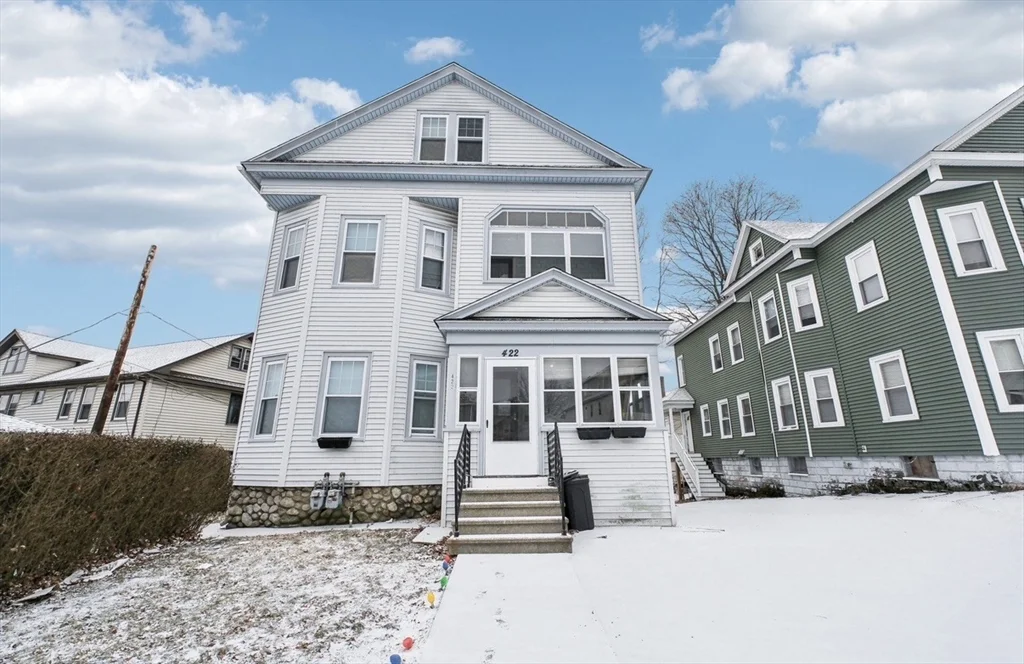 3 bed, 1 bath apartment for rent at 422 Chandler St Unit 2, West Side — photo 1 of 11