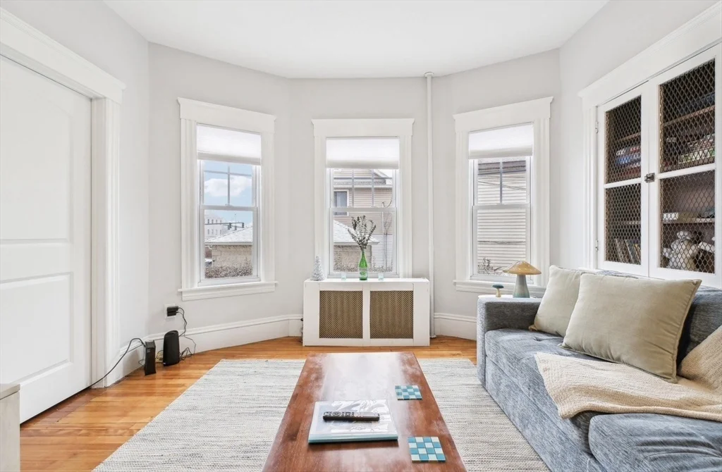 3 bed, 1 bath apartment for rent at 422 Chandler St Unit 2, West Side — photo 3 of 11