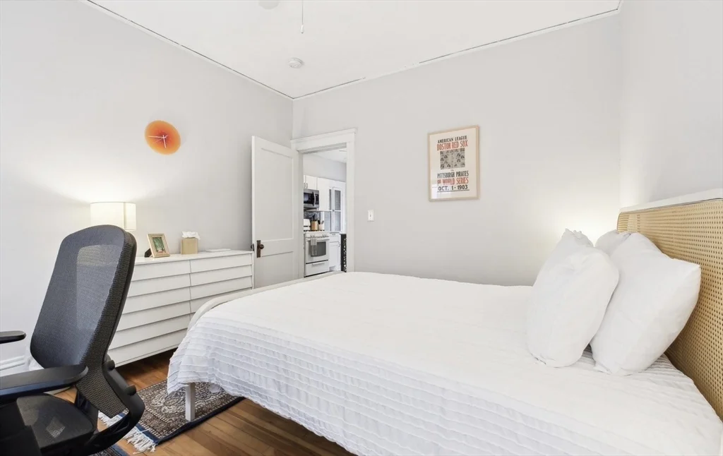 3 bed, 1 bath apartment for rent at 422 Chandler St Unit 2, West Side — photo 8 of 11