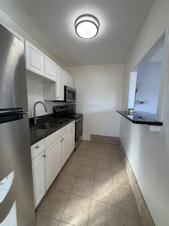1 bed, 1 bath apartment for rent at 422 Hancock Unit 6, Quincy — photo 1 of 6
