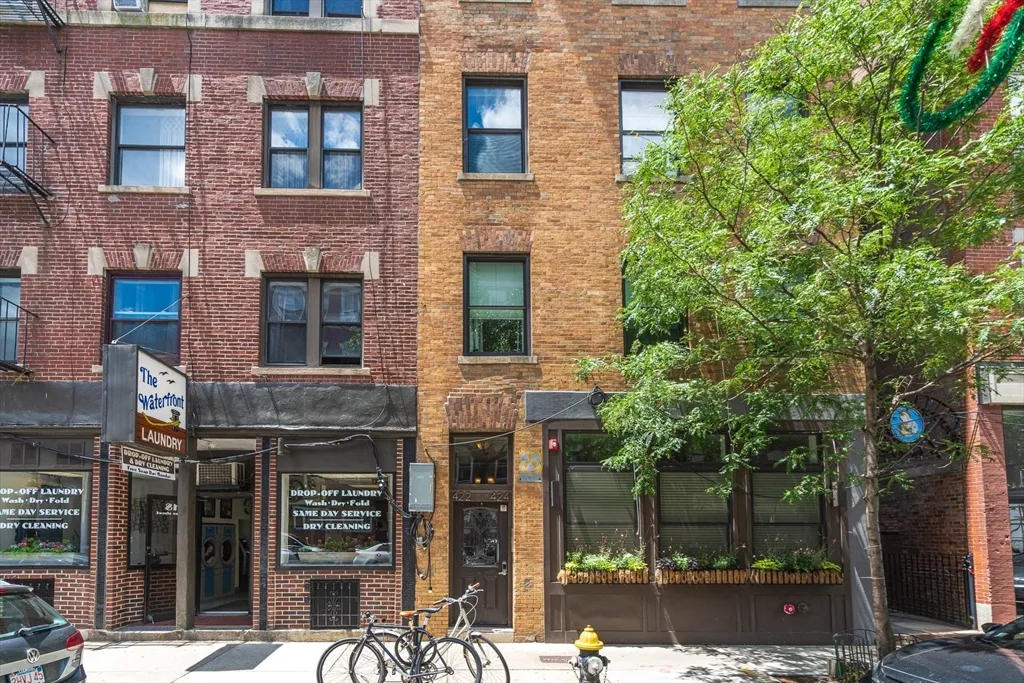 3 bed, 1 bath apartment for rent at 422 Hanover Unit 3, North End — photo 1 of 20