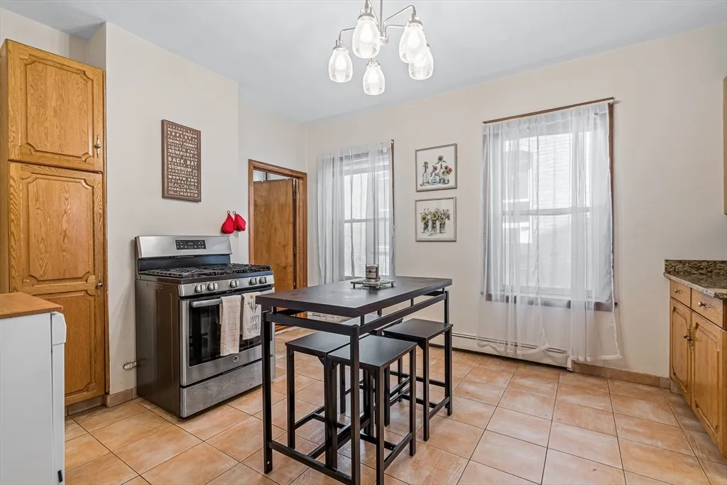 3 bed, 1 bath apartment for rent at 422 Hanover Unit 3, North End — photo 7 of 20