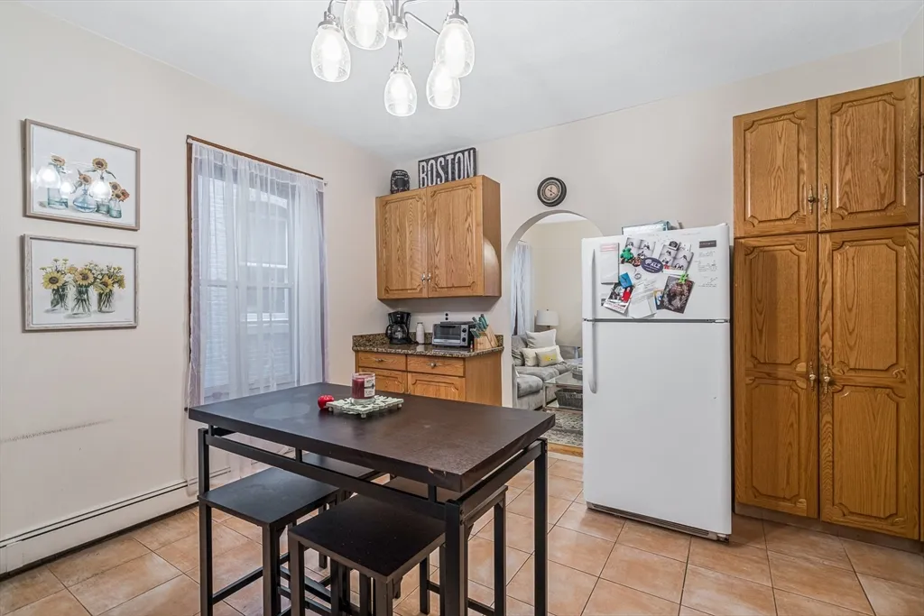 3 bed, 1 bath apartment for rent at 422 Hanover Unit 3, North End — photo 5 of 20