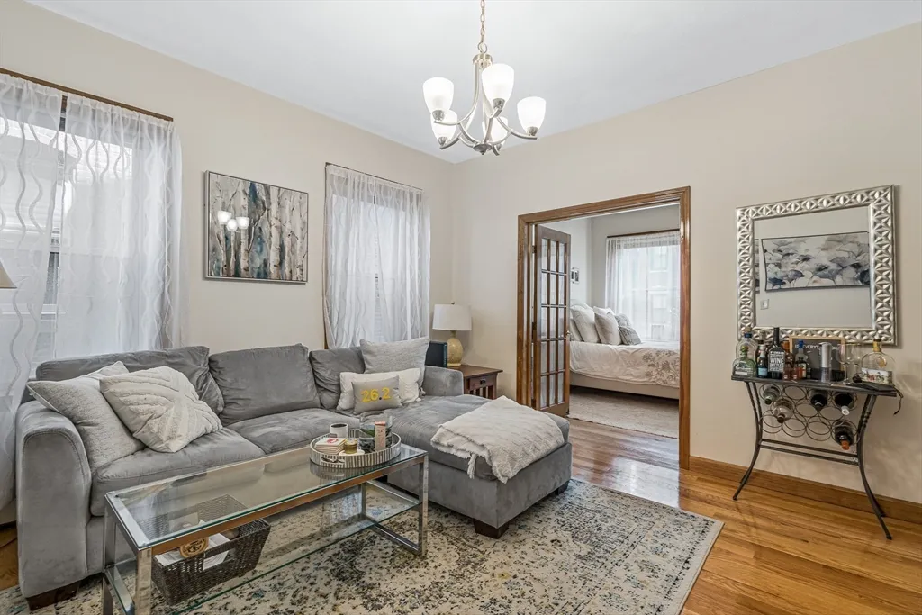 3 bed, 1 bath apartment for rent at 422 Hanover Unit 3, North End — photo 2 of 20