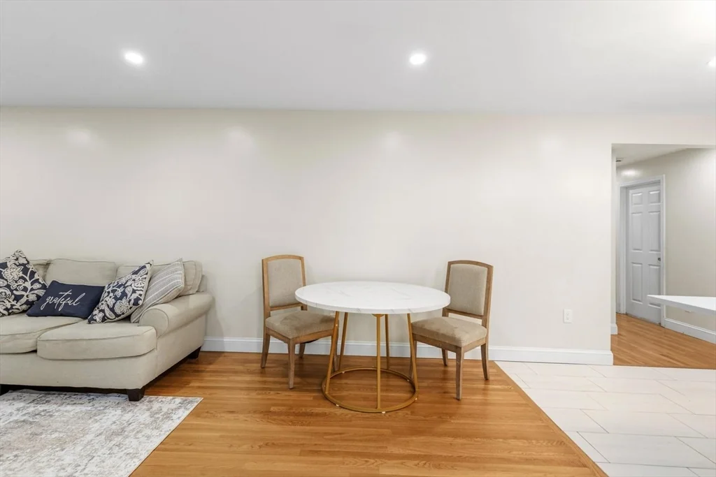 4 bed, 2 bath apartment for rent at 423 Bedford St, Lexington — photo 18 of 32