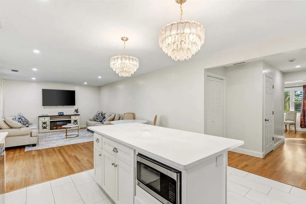 4 bed, 2 bath apartment for rent at 423 Bedford St, Lexington — photo 25 of 32