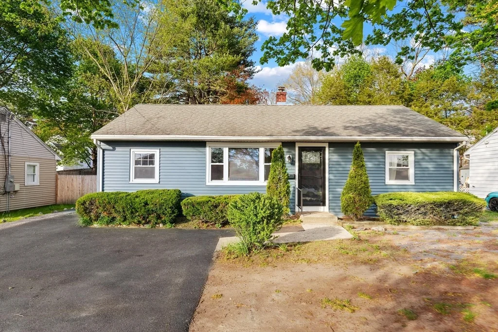 4 bed, 2 bath apartment for rent at 423 Bedford St, Lexington