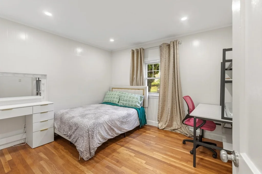 4 bed, 2 bath apartment for rent at 423 Bedford St, Lexington — photo 17 of 32