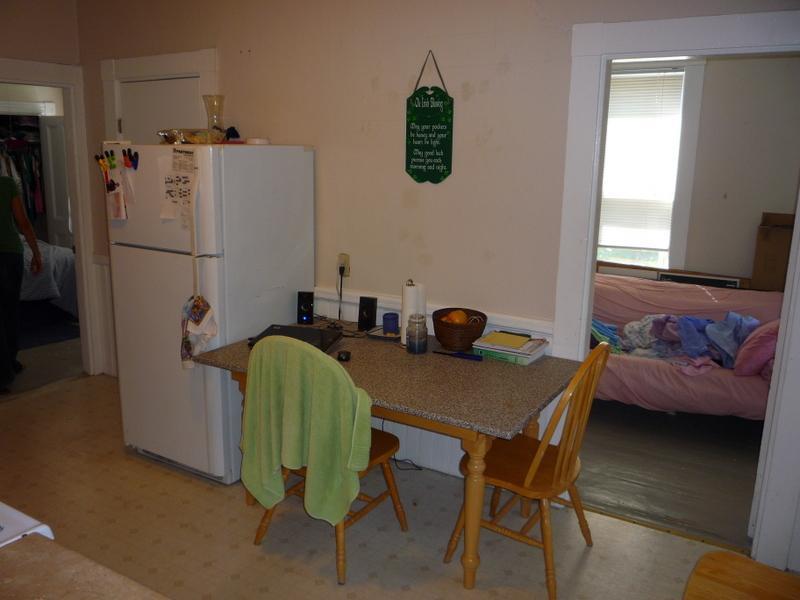 2 bed, 1 bath apartment for rent at 423 Franklin St Unit 3, Riverside — photo 4 of 7