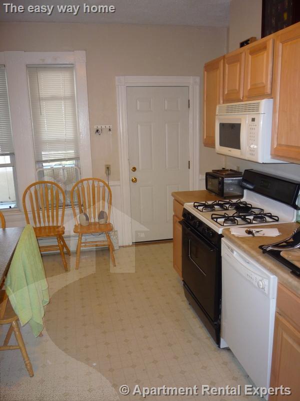 2 bed, 1 bath apartment for rent at 423 Franklin St Unit 3L, Central Square — photo 2 of 7