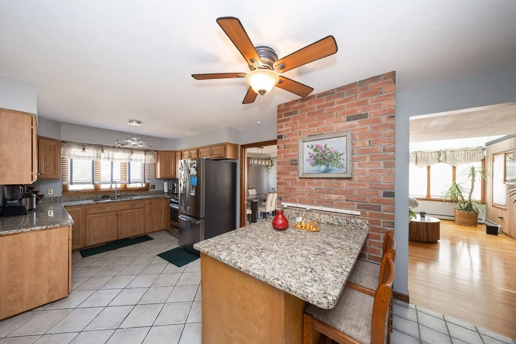 4 bed, 2 bath apartment for rent at 423 Goldthwaite Rd, Northbridge — photo 13 of 37