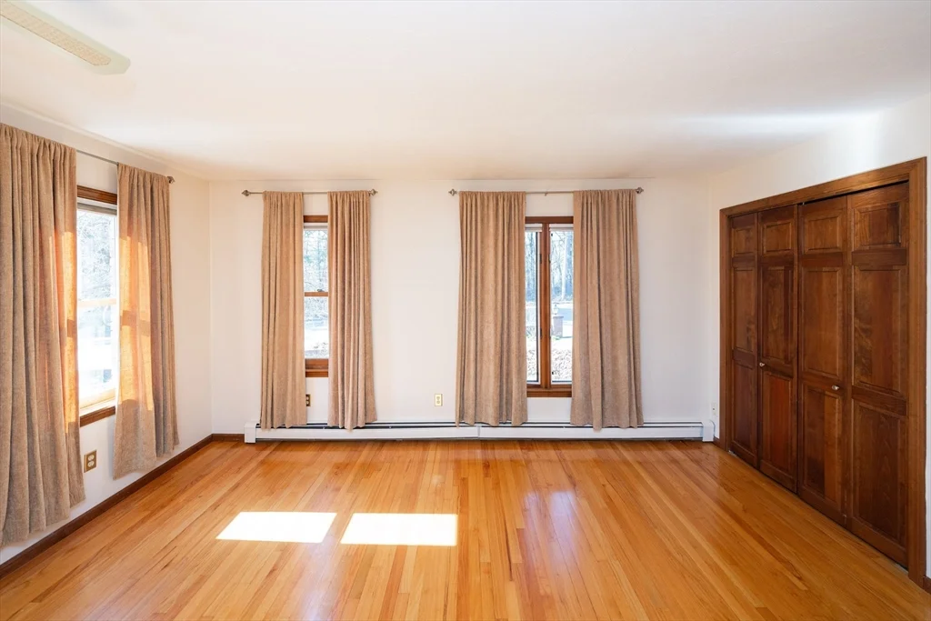 4 bed, 2 bath apartment for rent at 423 Goldthwaite Rd, Northbridge — photo 8 of 37