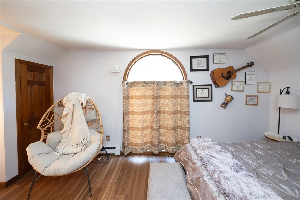 4 bed, 2 bath apartment for rent at 423 Goldthwaite Rd, Northbridge — photo 31 of 37